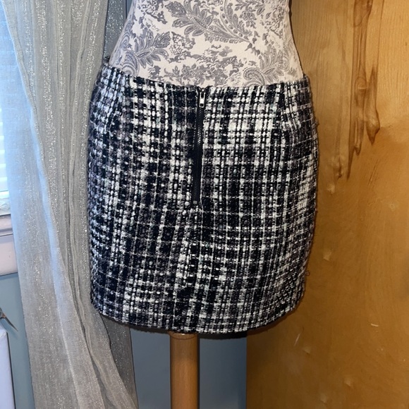 Venus Tweed plaid mini skirt in black and white - Picture 2 of 7